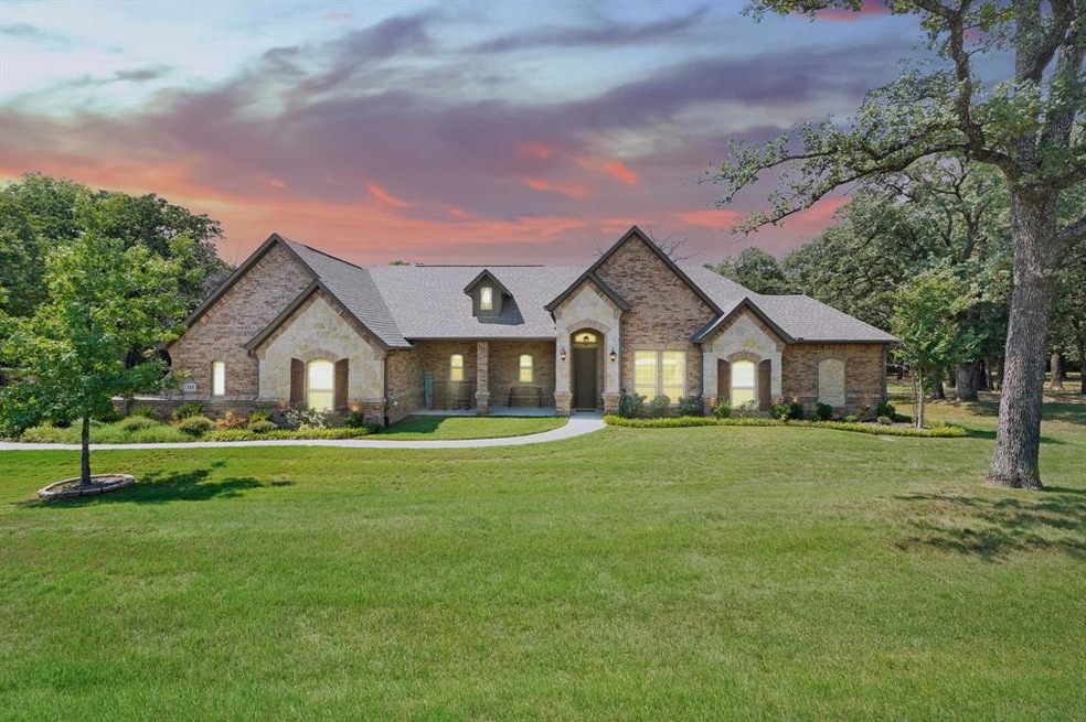 144 Flying Diamond Dr, Springtown, TX 76082 - photo 1