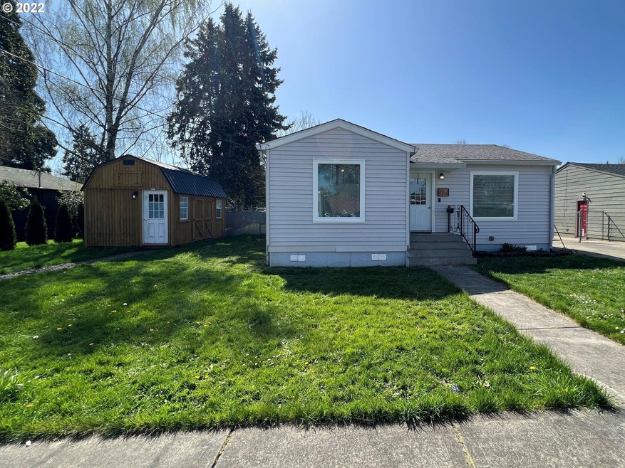 712 E 8th St, Newberg, OR 97132 - photo 1