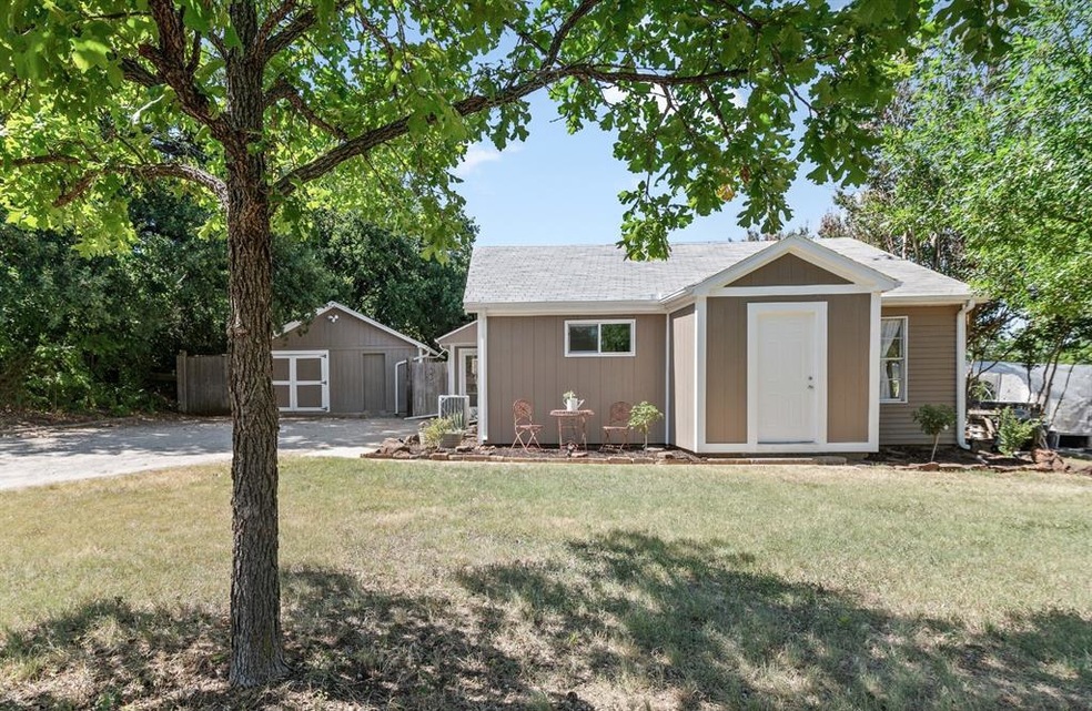 1301 Lindsey St, Denton, TX 76205 - photo 1