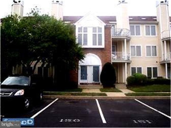 236 Colette Ct unit 1310, Levittown, PA 19057 - photo 1