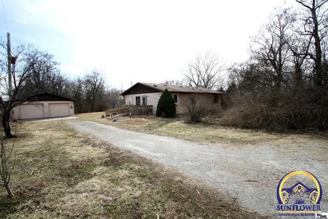 7431 SW 21st St, Topeka, KS 66615 - photo 1