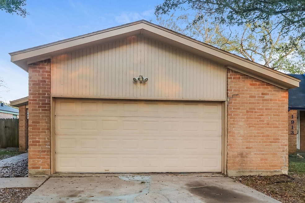 1909 Chelsea Ct, Rosenberg, TX 77471 - photo 1