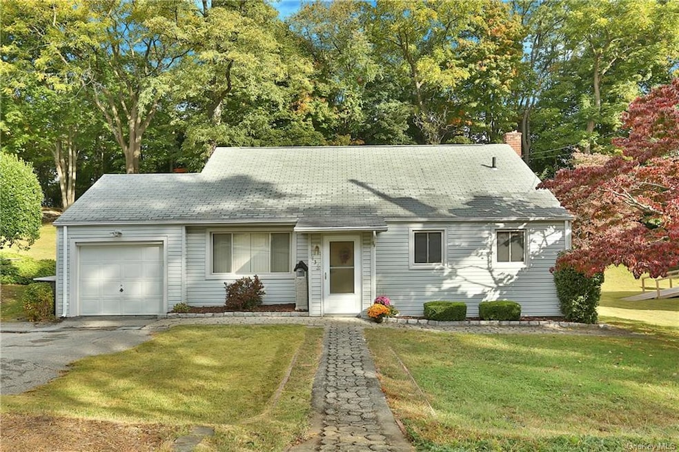 136 Overlook Ave, Peekskill, NY 10566 - photo 1