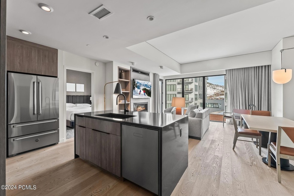 4_Kitchen_1800x1200_4101394