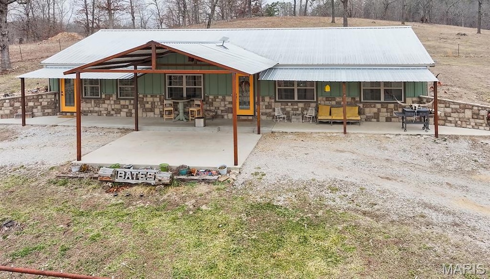Under Contract $1,100,000 • Co-Listing Agent