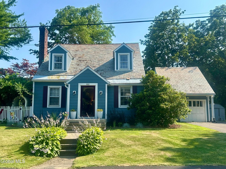 882 Warner Rd, Schenectady, NY 12309 - photo 1