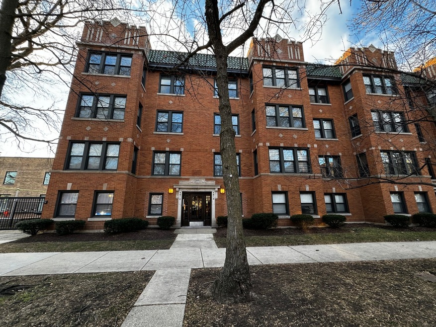 4812 N Hoyne Ave unit 1, Chicago, IL 60625 - photo 1