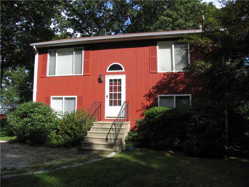 909 Middlebridge Rd, Wakefield, RI 02879 - photo 1