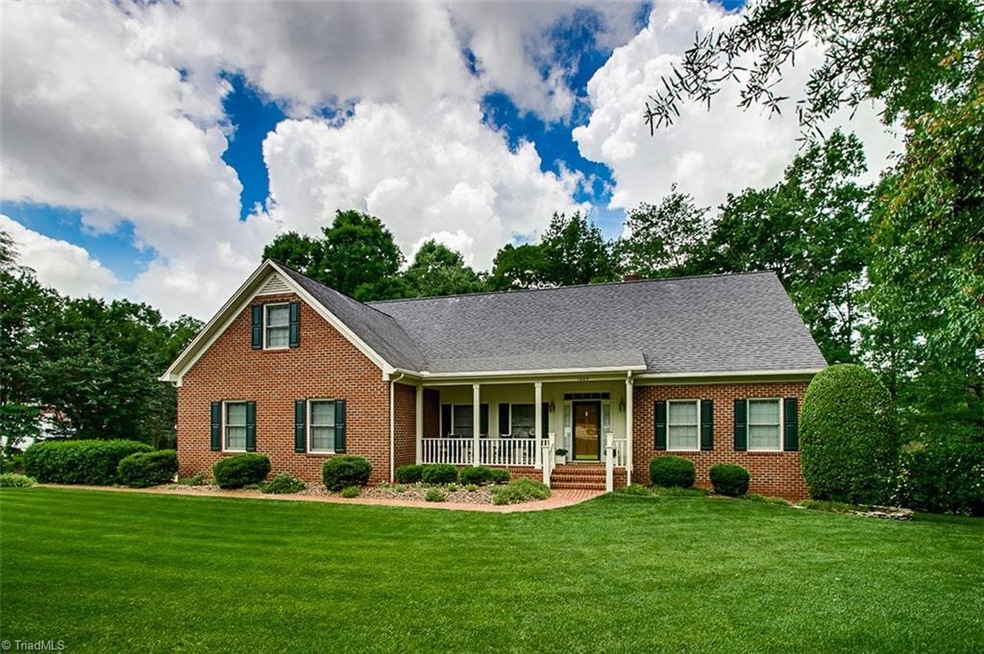 1069 Anns Ct, Asheboro, NC 27205 - photo 1