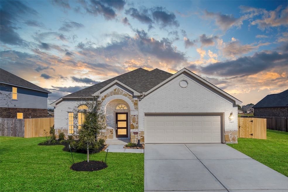 23507 Meritage Dr, Alvin, TX 77511 - photo 1