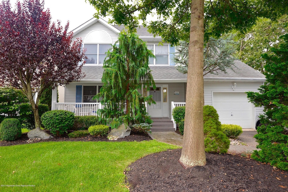 2406 Cedar St. Front