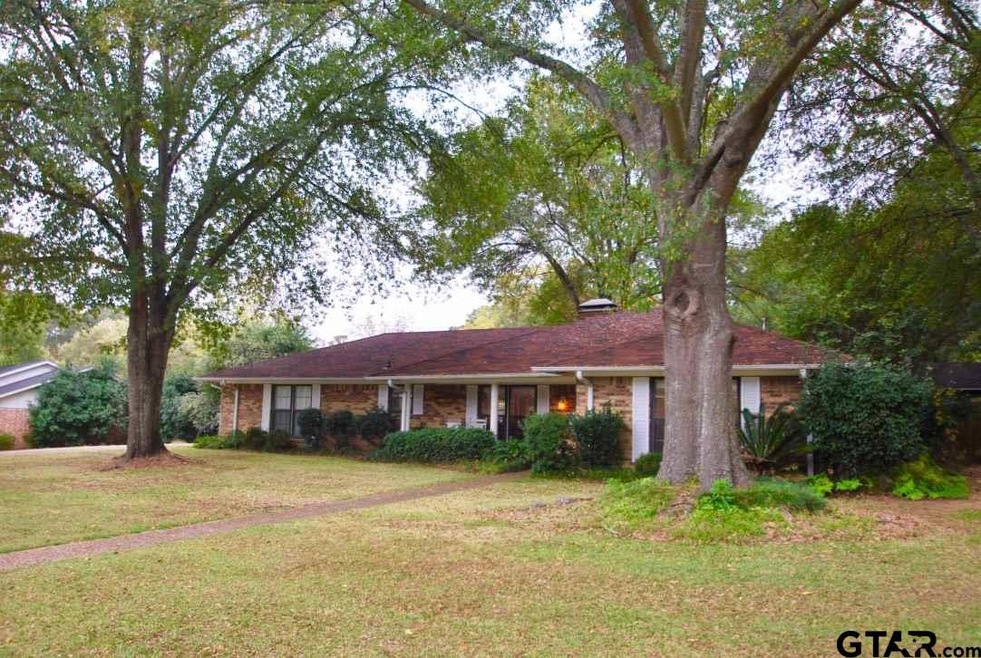 1626 Circle Dr, Tyler, TX 75703 - photo 1