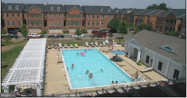 721 Massey Ln unit A, Alexandria, VA 22314 - photo 1