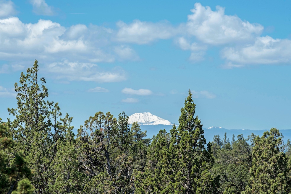5200 SE Sunny Sage Way, Redmond, OR 97756 - photo 1