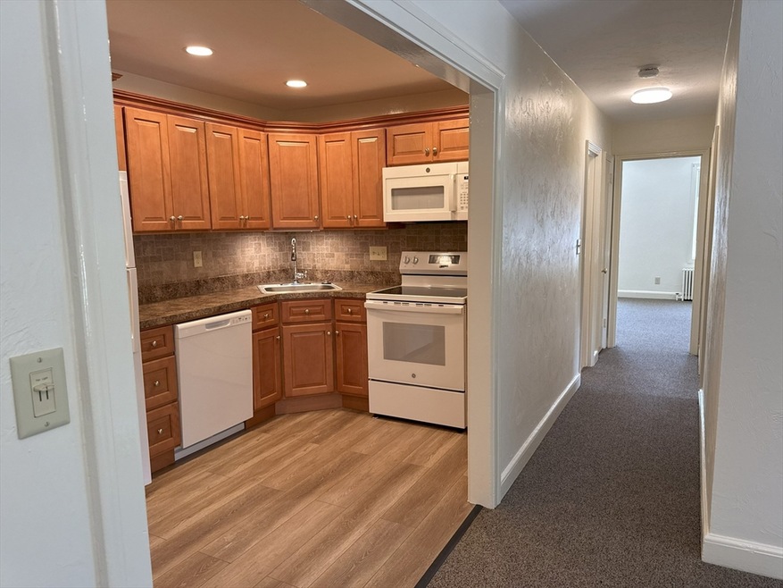 457 Washington St unit 6, Weymouth, MA 02188 - photo 1