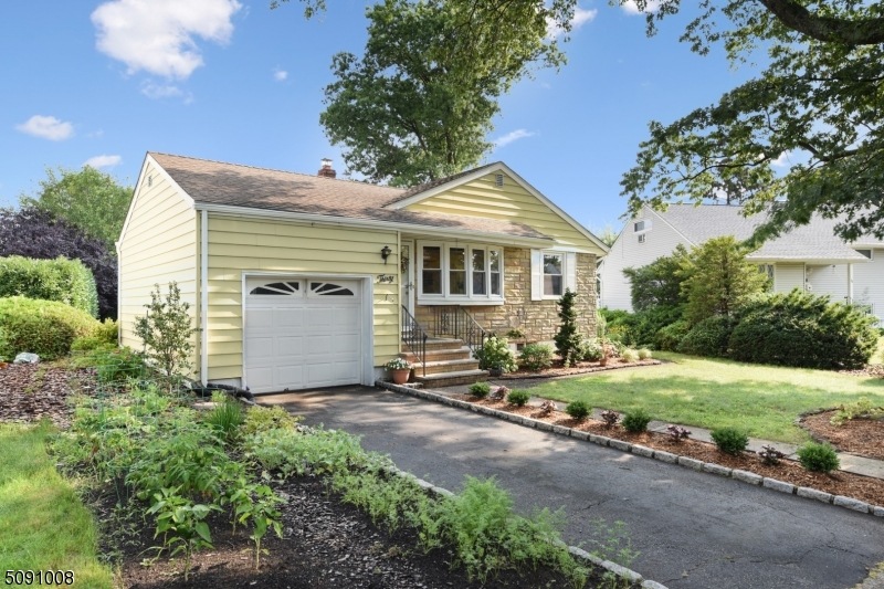 30 Beverly Rd, Bloomfield, NJ 07003 - photo 1