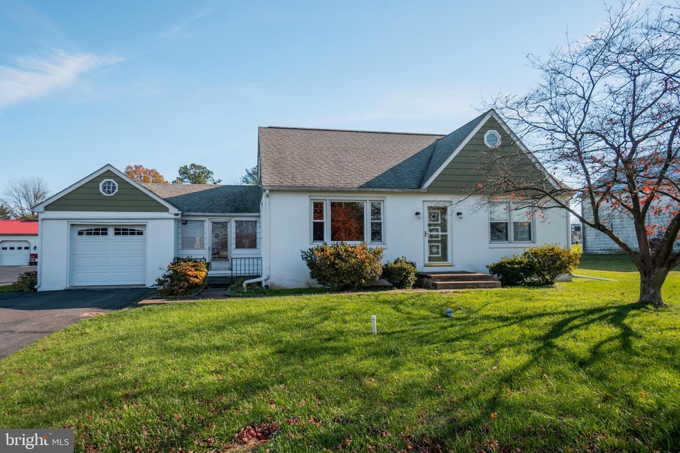 10 Neiffer Rd, Royersford, PA 19468 - photo 1