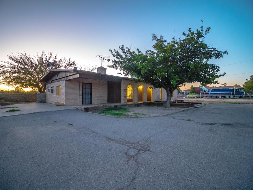 12208 Mankato Rd, Clint, TX 79836 - photo 1