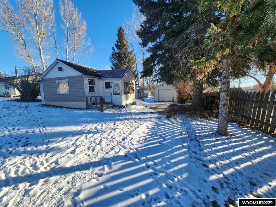 847 & 847 1/2 N Desmet, Buffalo, WY 82834 - photo 1