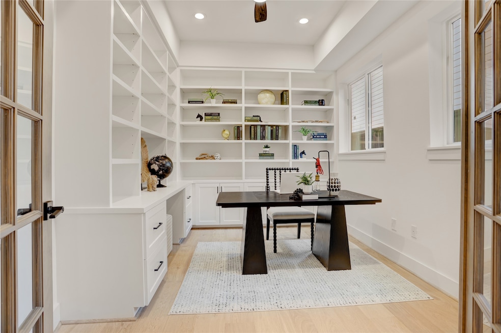 5240 Cornish St unit B, Houston, TX 77007 - photo 1