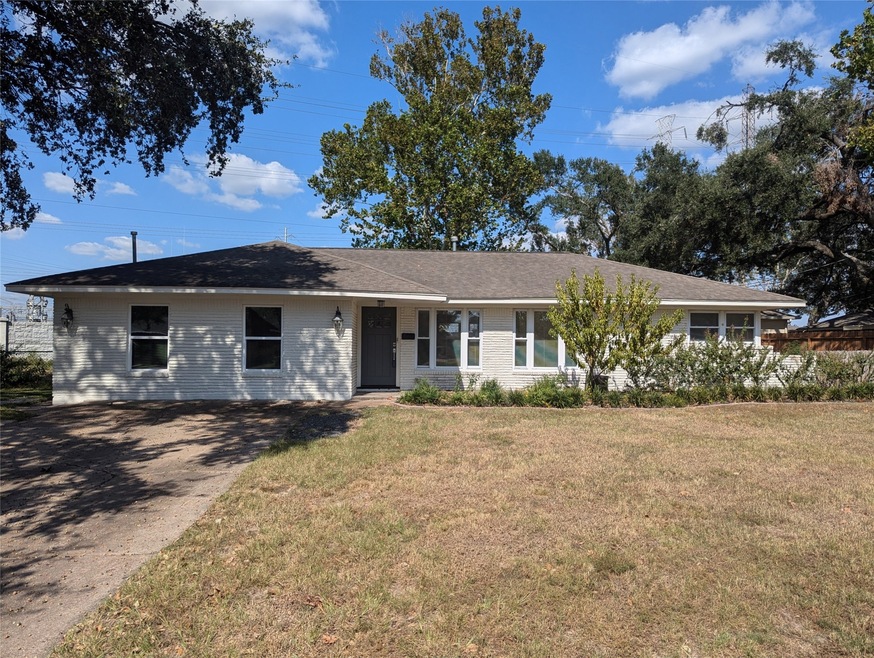 3010 Carlford Cir, Houston, TX 77018 - photo 1