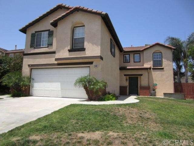 Great Curb Appeal !!!