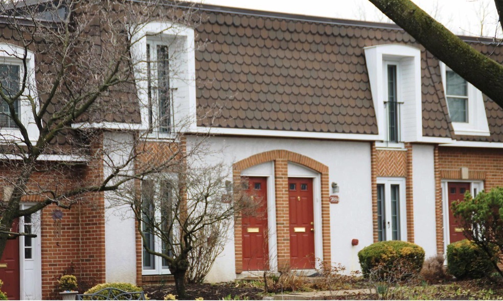 2884 Chateau