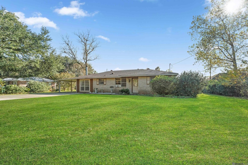 3952 Chestnut St, Zachary, LA 70791 - photo 1