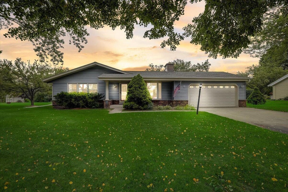 W167N10532 Bridle Path, Germantown, WI 53022 - photo 1