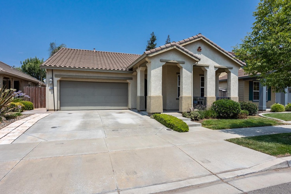 2340 Mendocino Dr, Oakdale, CA 95361 - photo 1