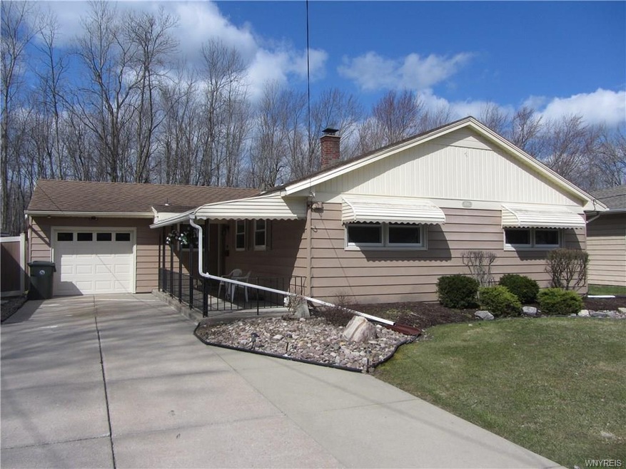 1556 Master St, North Tonawanda, NY 14120 - photo 1