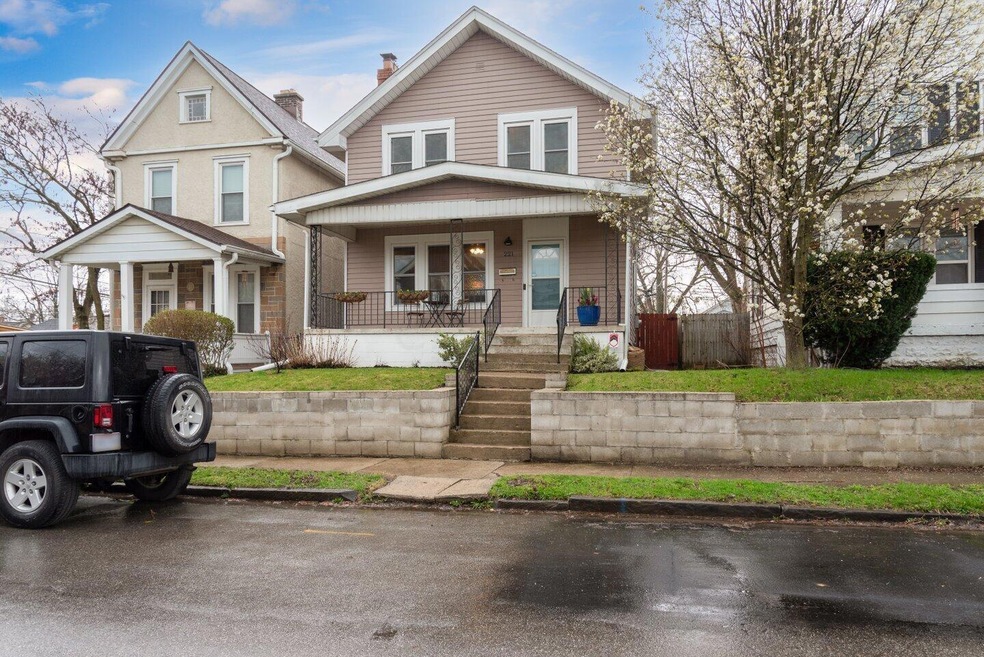 221 E Hinman Ave, Columbus, OH 43207 - photo 1