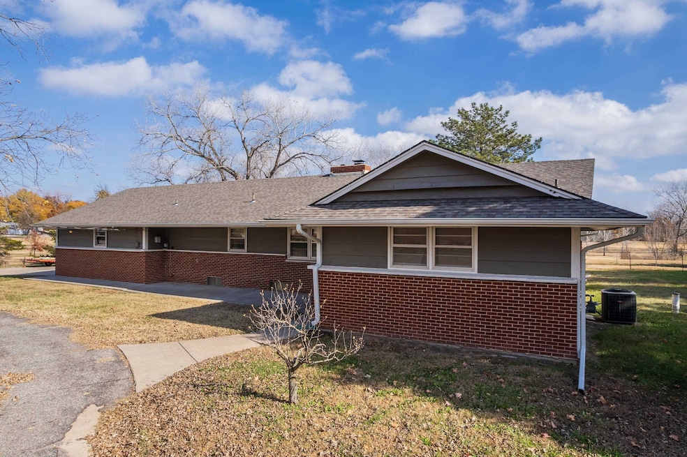 456 S 119th St W, Wichita, KS 67235 - photo 1