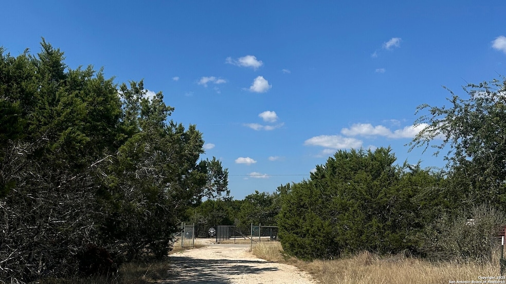395 Rohrbuch Rd, Pipe Creek, TX 78063 - photo 1