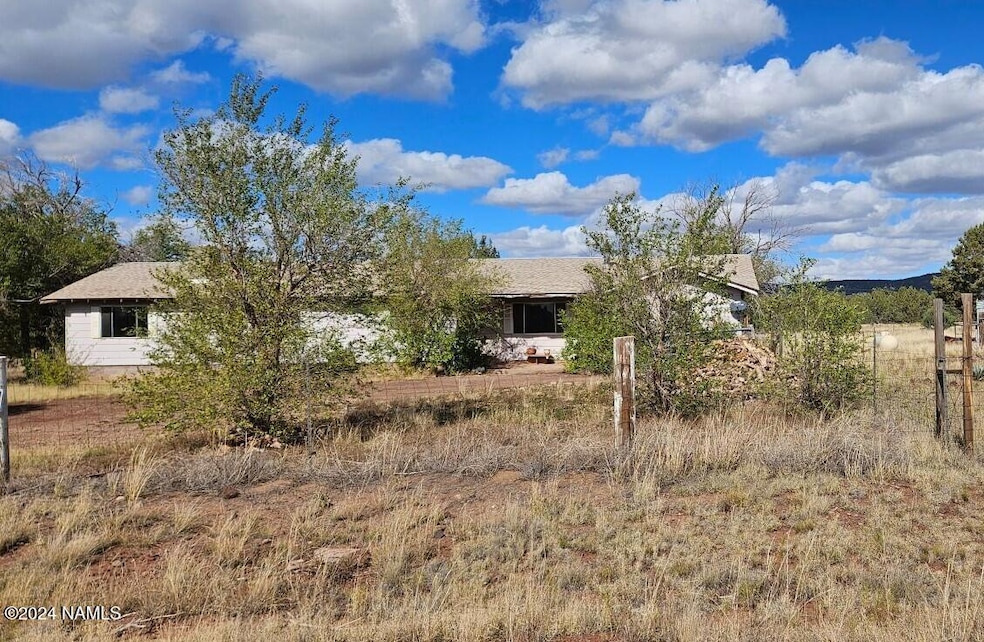 817 W Highland St, Ash Fork, AZ 86320 - photo 1