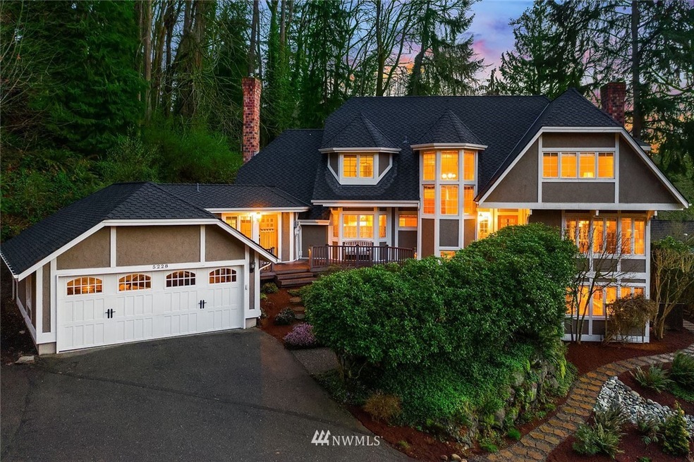 5228 W Mercer Way, Mercer Island, WA 98040 - photo 1
