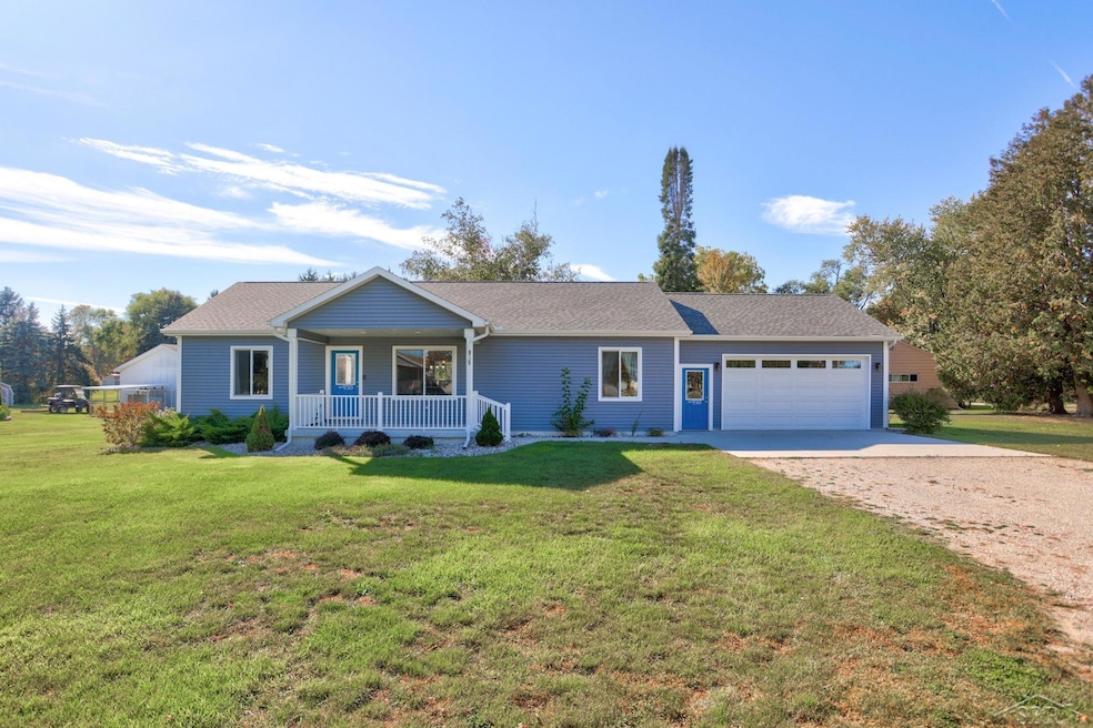 930 E North St, Ithaca, MI 48847 - photo 1