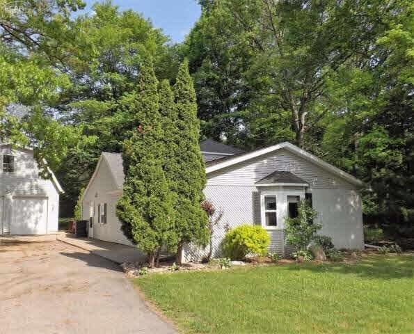 6462 Oxbow Ln, Flint, MI 48506 - photo 1