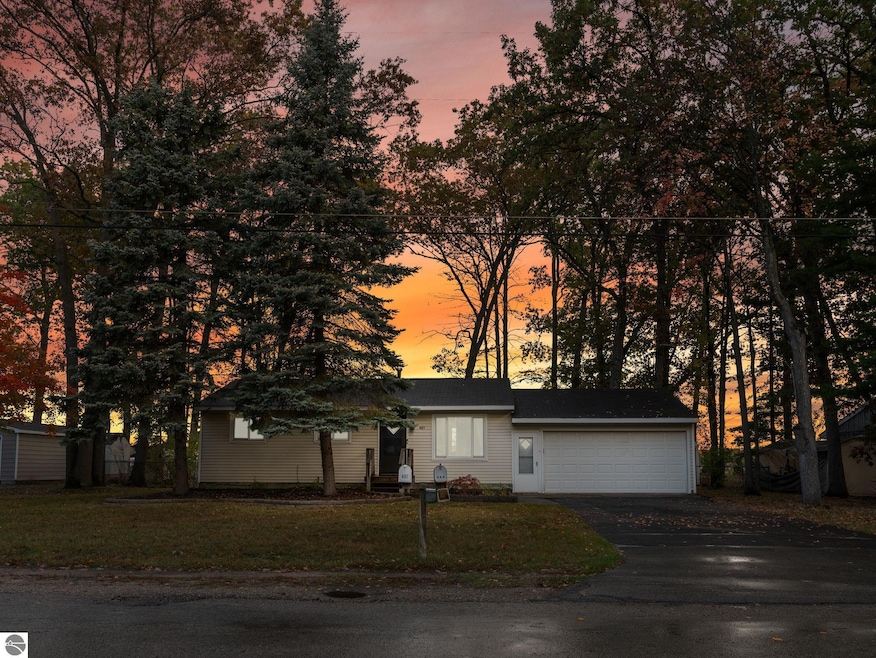 For Sale $319,000 • Co-Listing Agent