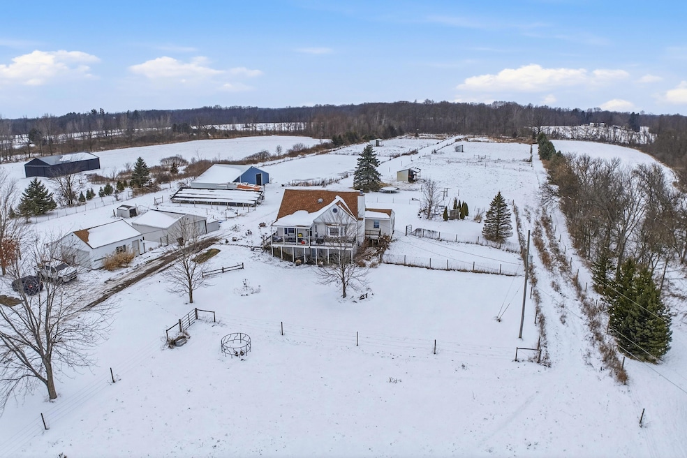 8595 Columbia Hwy, Eaton Rapids, MI 48827 - photo 1