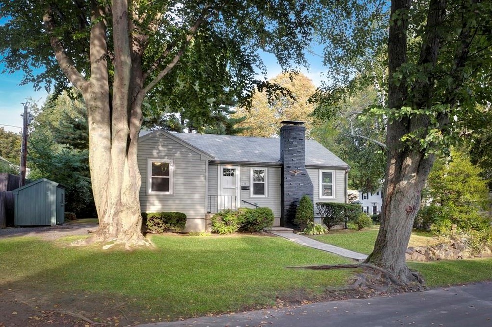15 Mohawk Rd, Marblehead, MA 01945 - photo 1