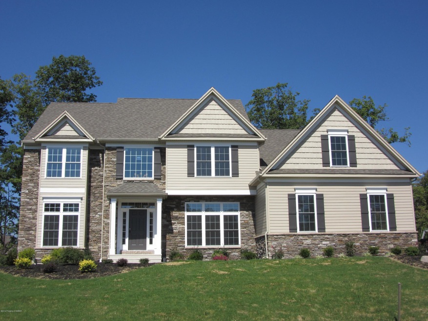 1078 Manor Dr, Mountain Top, PA 18707 - photo 1