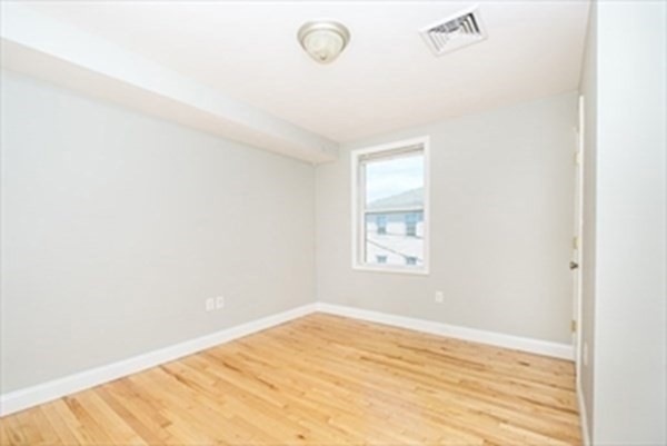 348 Norfolk St unit 3, Cambridge, MA 02139 - photo 1