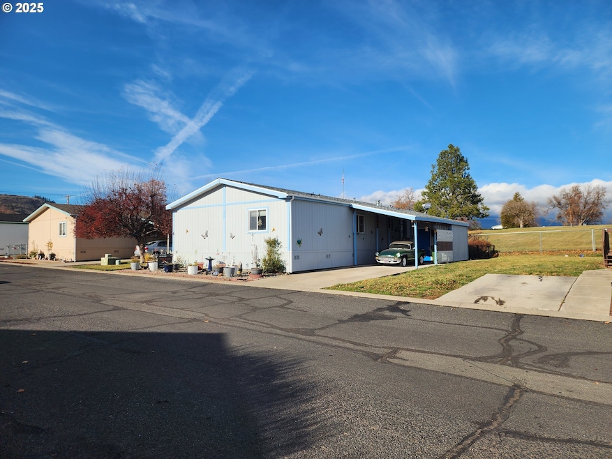 313 12th St unit 4, La Grande, OR 97850 - photo 1