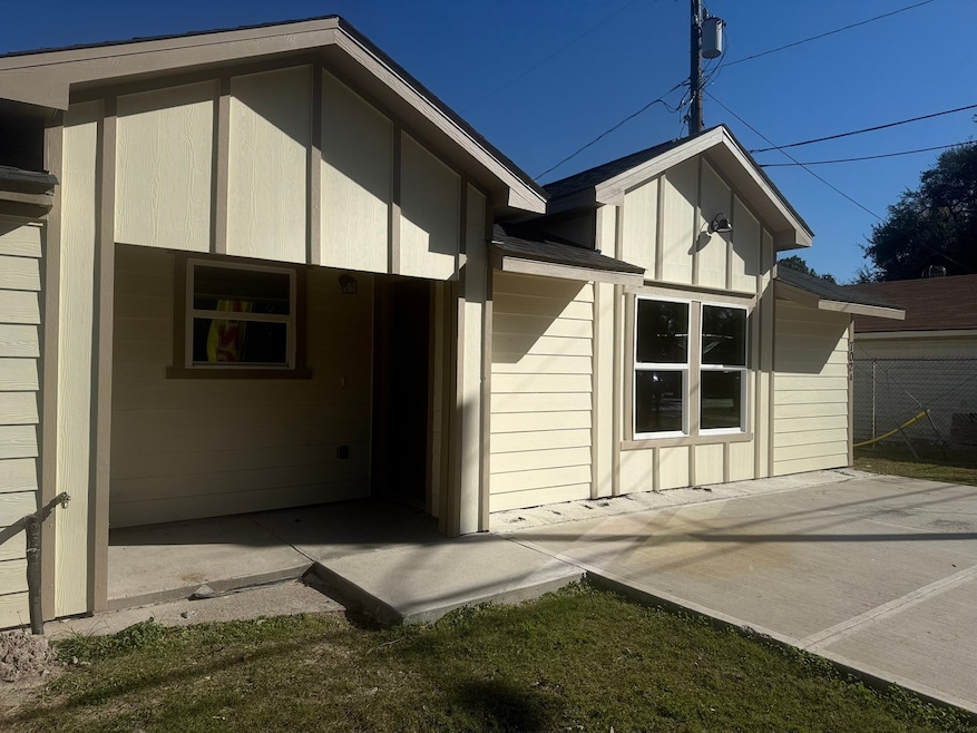 702 Majorca Dr unit A, Houston, TX 77076 - photo 1