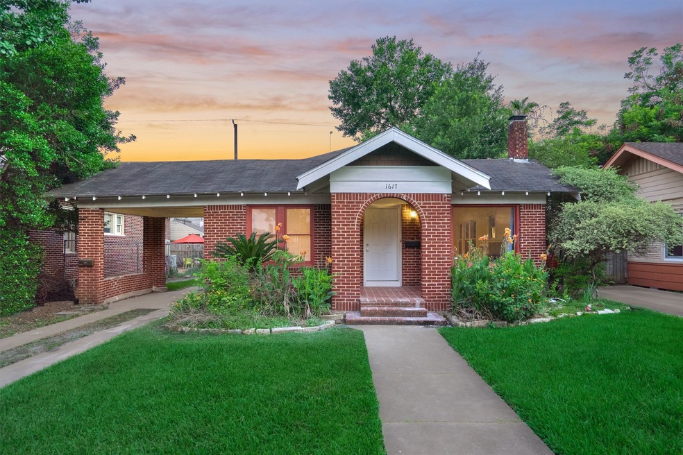 1617 Hawthorne St, Houston, TX 77006 - photo 1