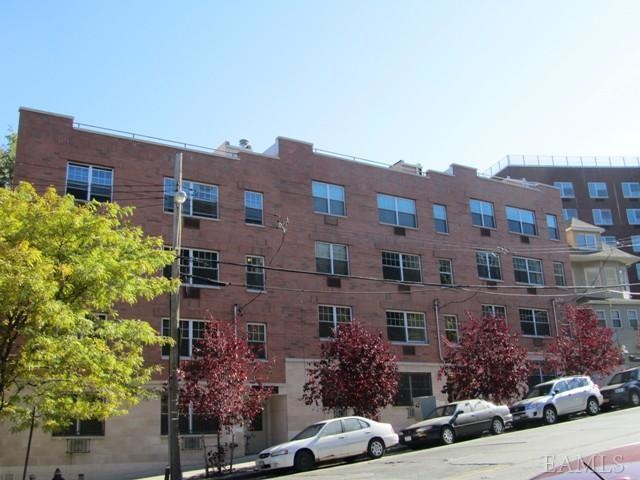 189 W Kingsbridge Rd unit a1, Bronx, NY 10463 - photo 1