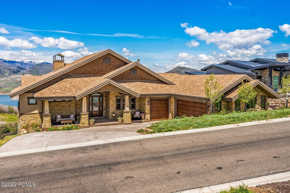 0_Front-Exterior_1800x1200_3866541