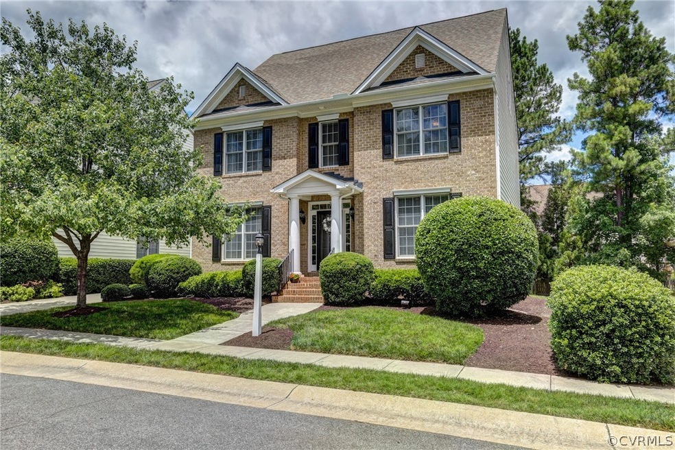 Beautiful Curb appeal here!