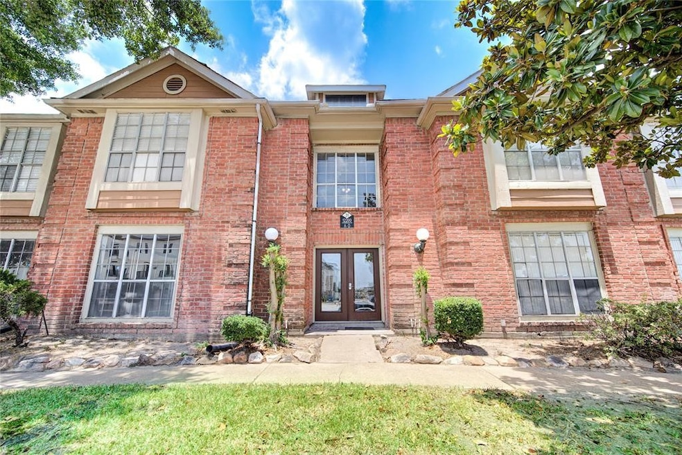 12200 Overbrook Ln unit 31A, Houston, TX 77077 - photo 1